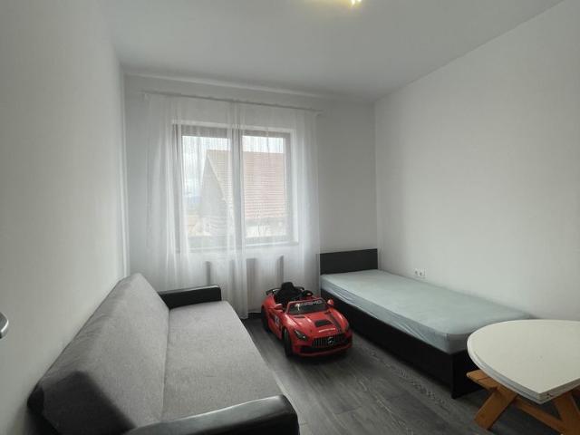 Apartament 3 camere Stupini, 100 mp, 2 bai, 2 balcoane