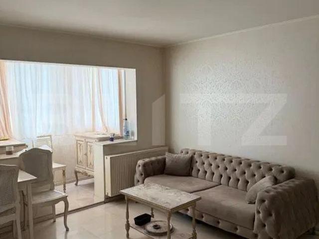 Apartament 3 camere, semidecomandat, cu parcare, zona Manastur