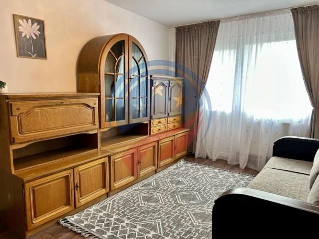 Apartament 3 camere semidecomandat de inchiriat Calea Bucuresti zona Viitorul