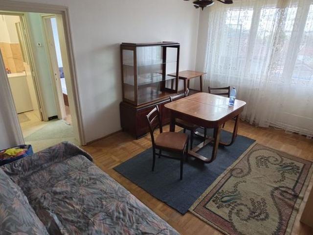 Apartament 3 camere semidecomandat zona Garii
