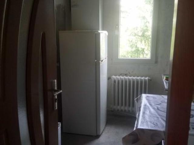 Apartament 3 camere, semidecomandat, 55000Euro, 67mp, negociabil
