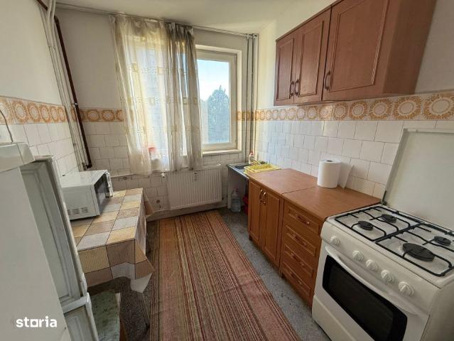 Apartament 3 camere semidecomandat, 56mp, etajul 2, zona Gradina Botan