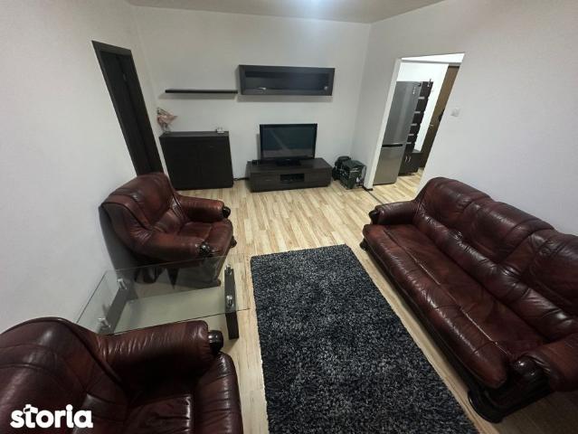Apartament 3 camere, semidecomandat, 60 mp Centru!