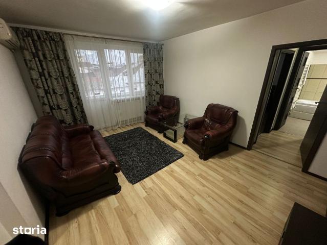 Apartament 3 camere, semidecomandat, 60 mp Centru!