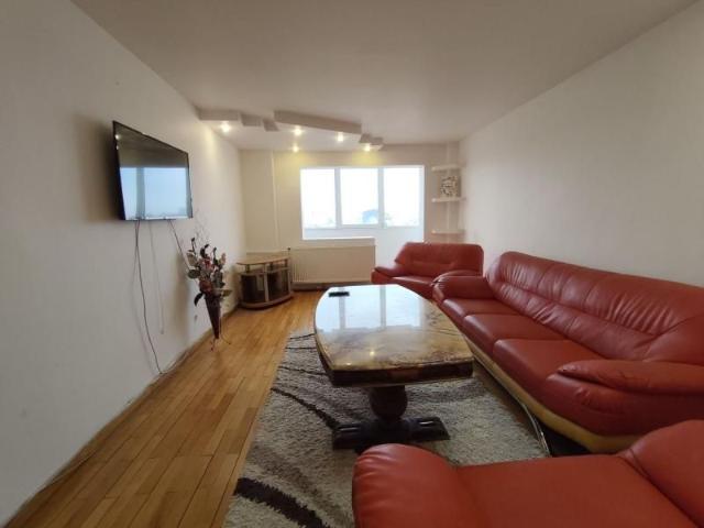 APARTAMENT 3 CAMERE SIMION BARNUTIU