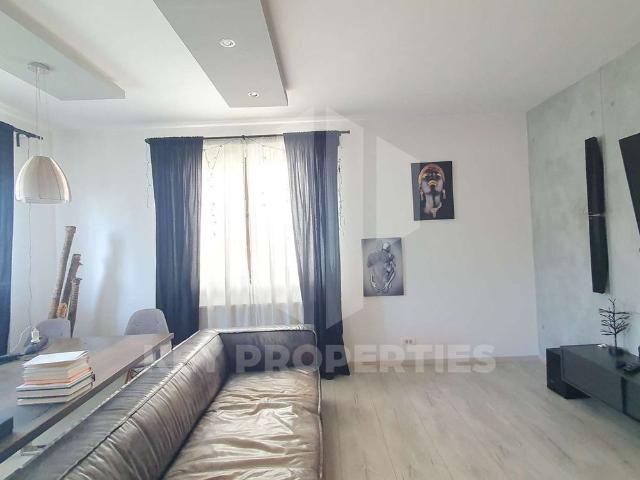 Apartament 3 camere, spatios, luminos, zona linistita, verde