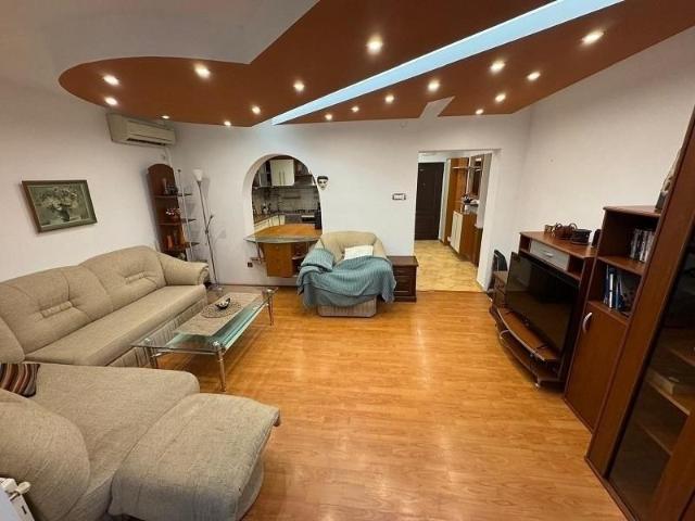 Apartament 3 camere Targu Cucu