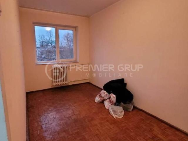 Apartament 3 camere, Tatarasi, 55mp