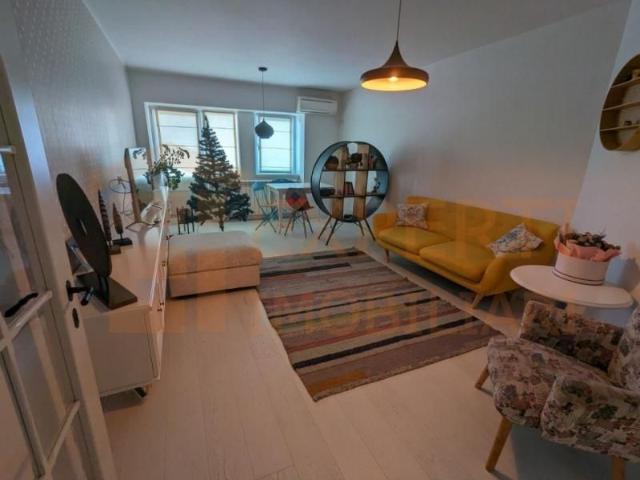 Apartament 3 camere, termen lung, in zona Gara Constanta
