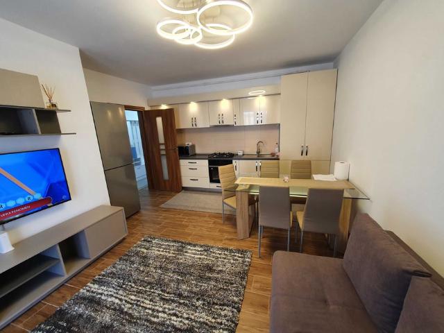 Apartament 3 camere, tip vila, cu gradina, Tractorul, Brasov