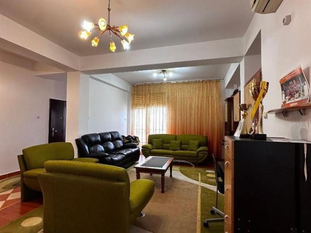 Apartament 3 camere ultracentral in vila