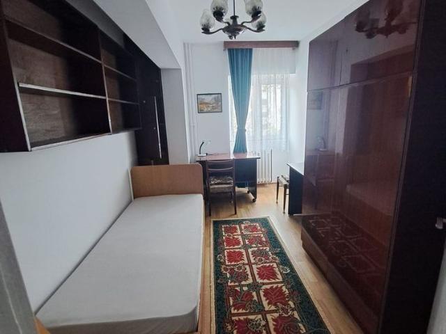 Apartament 3 Camere UMF 450 euro