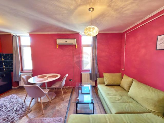 Apartament 3 camere vanzare in casă / vilă Arad, Ultracentral vezi locația pe hartă