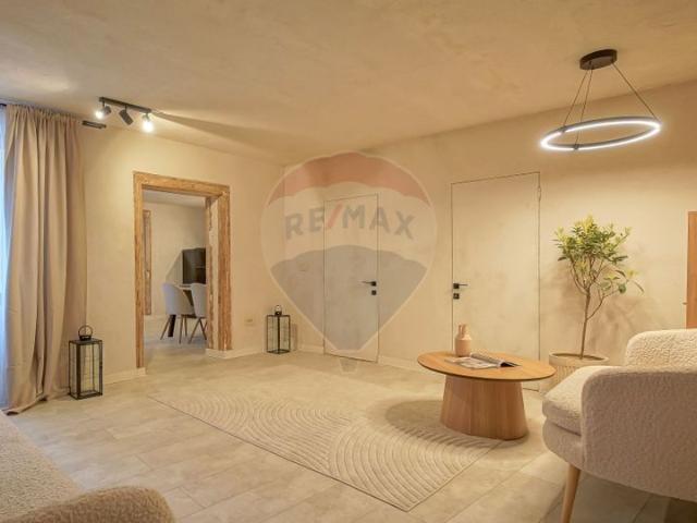 Apartament 3 camere vanzare in casă / vilă Brasov, Centrul Istoric vezi locația pe hartă