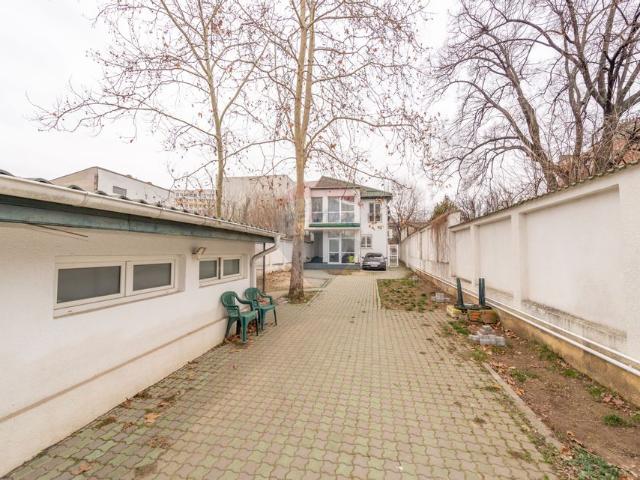Apartament 3 camere vanzare in casă / vilă Bucuresti, Ferdinand vezi locația pe hartă