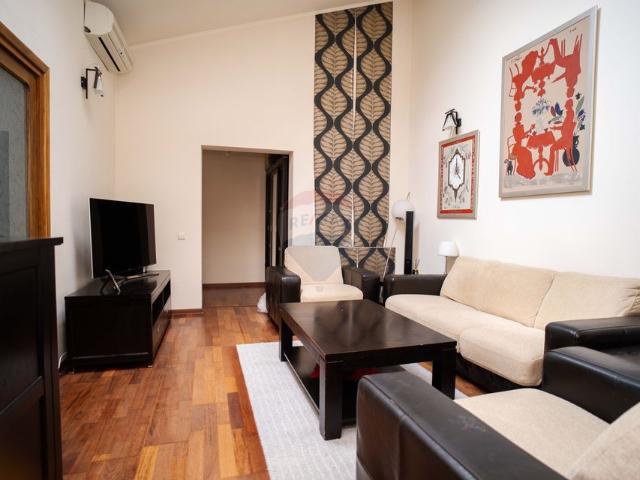 Apartament 3 camere vanzare in casă / vilă Iasi, Ultracentral vezi locația pe hartă