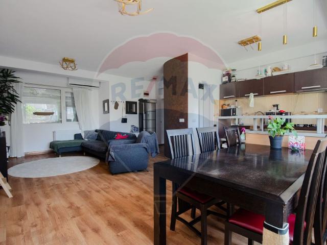 Apartament 3 camere vanzare in bloc de apartamente Timisoara, Torontalului vezi locația pe hartă