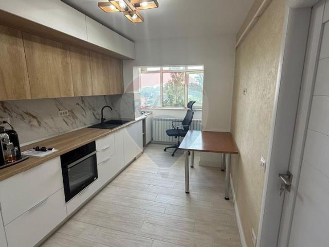 Apartament 3 camere vanzare in bloc de apartamente Vrancea, Focsani, Sud vezi locația pe hartă