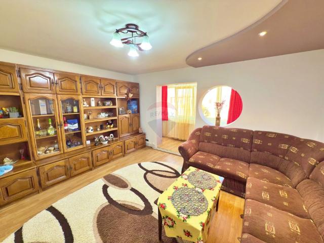 Apartament 3 camere vanzare in bloc de apartamente Arad, Micalaca vezi locația pe hartă