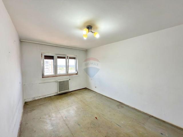 Apartament 3 camere vanzare in bloc de apartamente Arad, Aurel Vlaicu vezi locația pe hartă