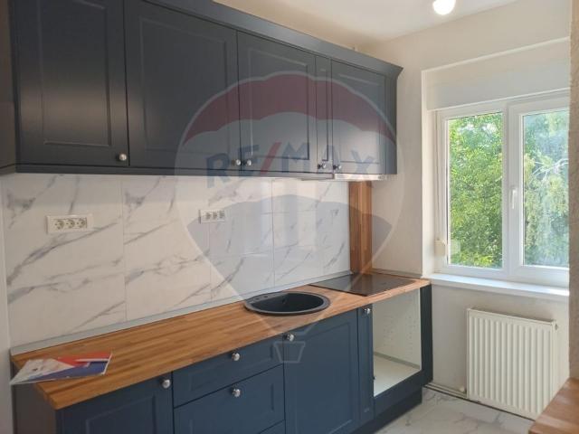 Apartament 3 camere vanzare in bloc de apartamente Arad, Ultracentral vezi locația pe hartă
