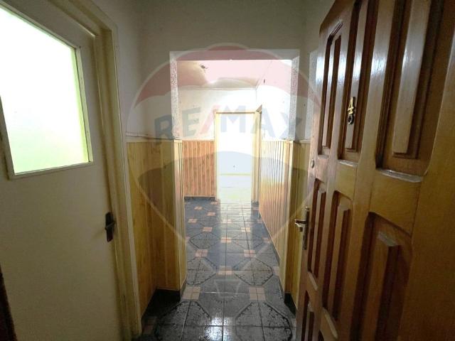 Apartament 3 camere vanzare in bloc de apartamente Bacau, Orizont vezi locația pe hartă