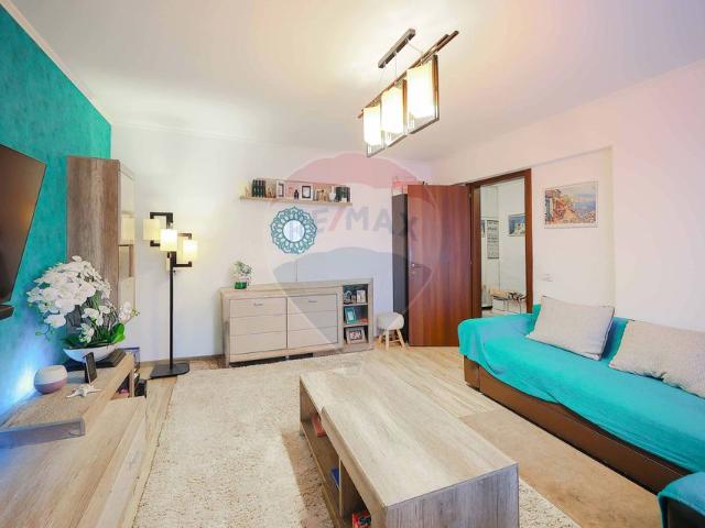 Apartament 3 camere vanzare in bloc de apartamente Bihor, Oradea, Rogerius vezi locația pe hartă