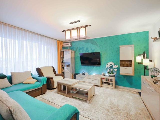 Apartament 3 camere vanzare in bloc de apartamente Bihor, Oradea, Rogerius vezi locația pe hartă