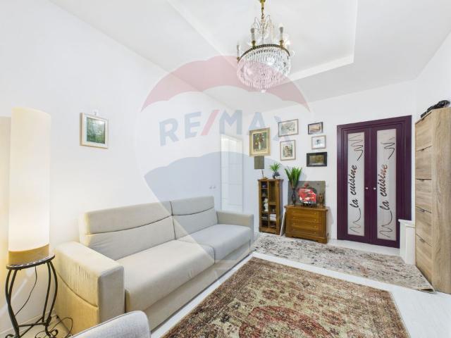 Apartament 3 camere vanzare in bloc de apartamente Bucuresti, Calea Calarasilor vezi locația pe hartă