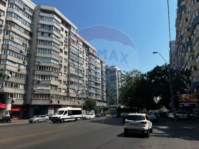 Apartament 3 camere vanzare in bloc de apartamente Bucuresti, Banu Manta vezi locația pe hartă