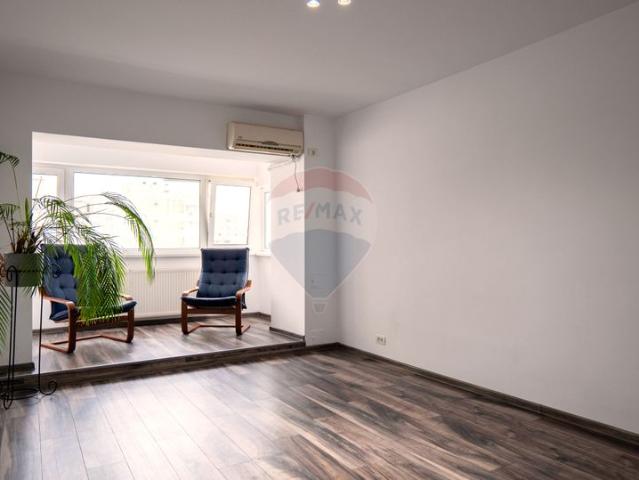 Apartament 3 camere vanzare in bloc de apartamente Bucuresti, Iancului vezi locația pe hartă