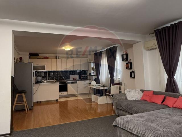 Apartament 3 camere vanzare in bloc de apartamente Bucuresti Ilfov, Chiajna vezi locația pe hartă