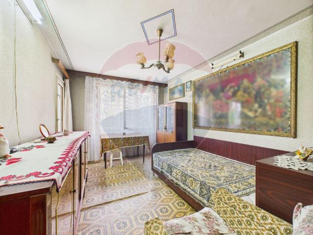 Apartament 3 camere vanzare in bloc de apartamente Bucuresti, Pantelimon vezi locația pe hartă
