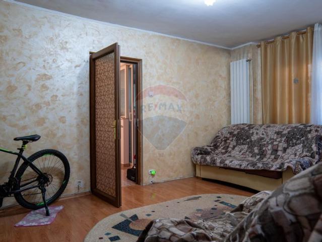Apartament 3 camere vanzare in bloc de apartamente Bucuresti, Rahova vezi locația pe hartă