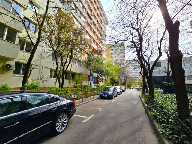Apartament 3 camere vanzare in bloc de apartamente Bucuresti, Teiul Doamnei vezi locația pe hartă