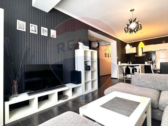 Apartament 3 camere vanzare in bloc de apartamente Constanta, Mamaia, Nord vezi locația pe hartă