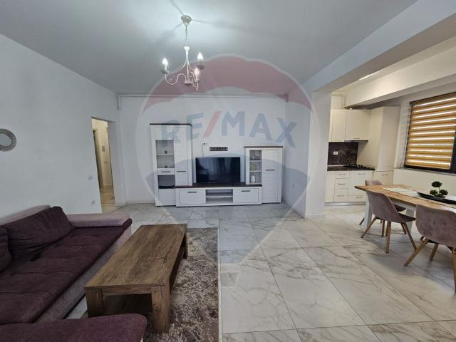 Apartament 3 camere vanzare in bloc de apartamente Constanta, Mamaia, Nord vezi locația pe hartă