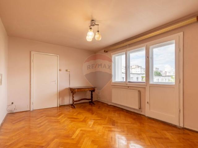 Apartament 3 camere vanzare in bloc de apartamente Cluj Napoca, Manastur vezi locația pe hartă