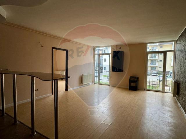 Apartament 3 camere vanzare in bloc de apartamente Cluj, Floresti vezi locația pe hartă