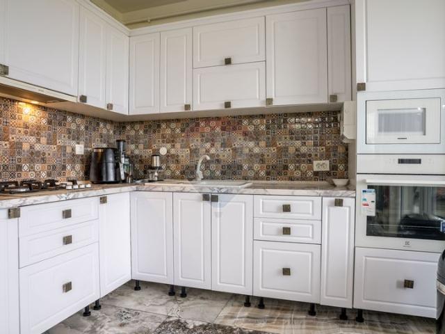 Apartament 3 camere vanzare in bloc de apartamente Cluj, Floresti vezi locația pe hartă