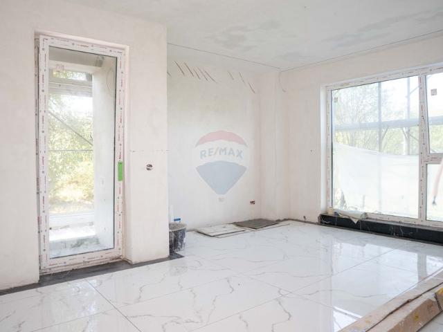 Apartament 3 camere vanzare in bloc de apartamente Iasi, Cug vezi locația pe hartă