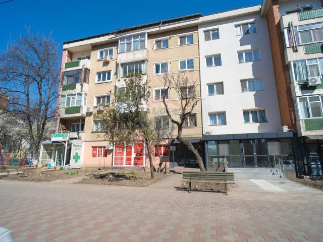 Apartament 3 camere vanzare in bloc de apartamente Iasi, Tatarasi vezi locația pe hartă