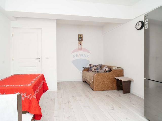 Apartament 3 camere vanzare in bloc de apartamente Iasi, Valea Adanca vezi locația pe hartă