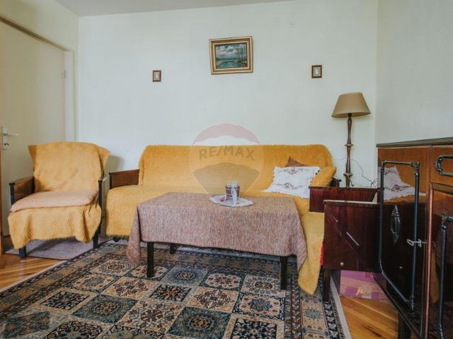 Apartament 3 camere vanzare in bloc de apartamente Piatra Neamt, Maratei vezi locația pe hartă