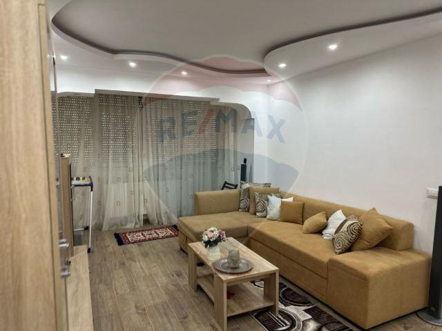 Apartament 3 camere vanzare in bloc de apartamente Piatra Neamt, Maratei vezi locația pe hartă