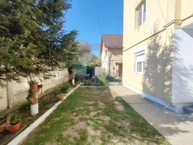 Apartament 3 camere vanzare in bloc de apartamente Sibiu, Lazaret vezi locația pe hartă