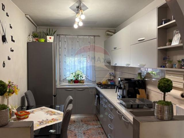 Apartament 3 camere vanzare in bloc de apartamente Sibiu, Medias, Vitrometan vezi locația pe hartă