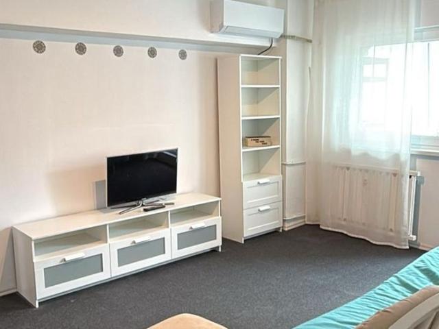 Apartament 3 camere vedere superba spre Lacul Fundeni