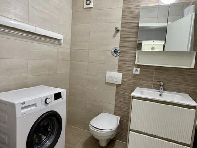Apartament 3 camere zona Coresi Mall mobilat complet boxa subsol