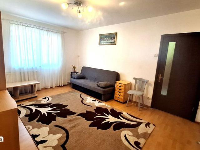 Apartament 3 camere, zona buna – Calea Cisnadiei 350 Euro